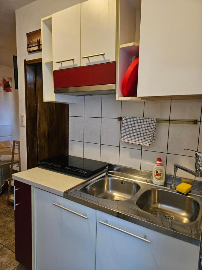 Apartments Ivan Малинска Экстерьер фото